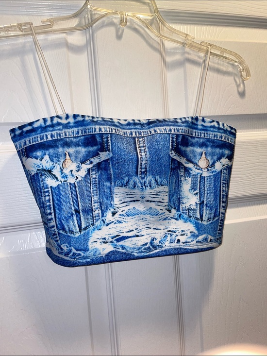 Tops - Blue Denim Print Strapless tube style Top. Silky feel to it
Polyester fabric